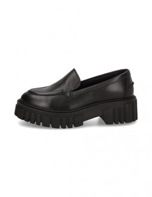 Clarks klasická nazúvacia obuv