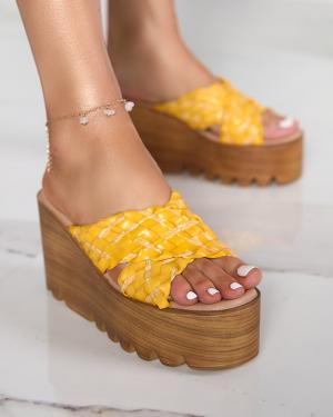 Žlté dámske sandále na klinu Balbanina - Topánky #1 small