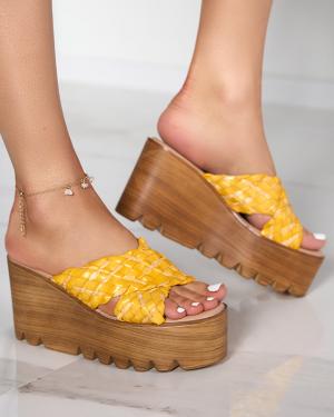 Žlté dámske sandále na klinu Balbanina - Topánky #2 small