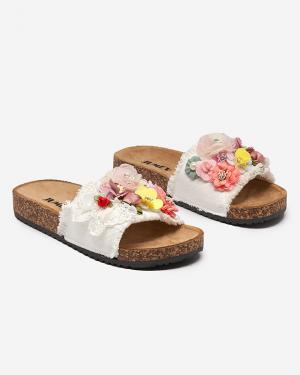 Dámske papuče s látkovými kvetmi v bielej farbe Ososi- Obuv