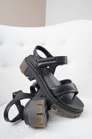 Čierne sandále na nízkom podpätku 2-28518 #1 small