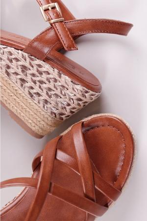 Hnedé platformové sandále 2-28353 #1 small